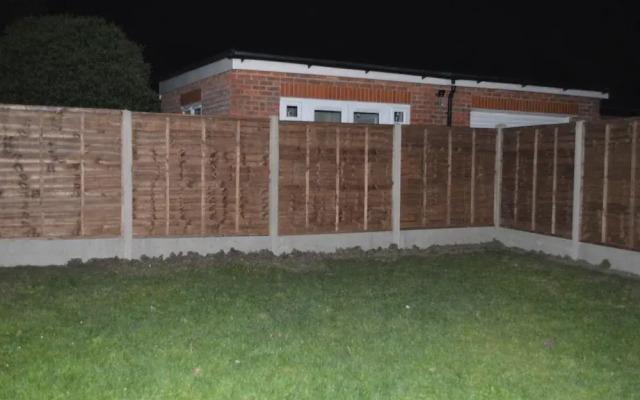 Harrow/sleeps10/privategarden/3br/freeparking/wifi