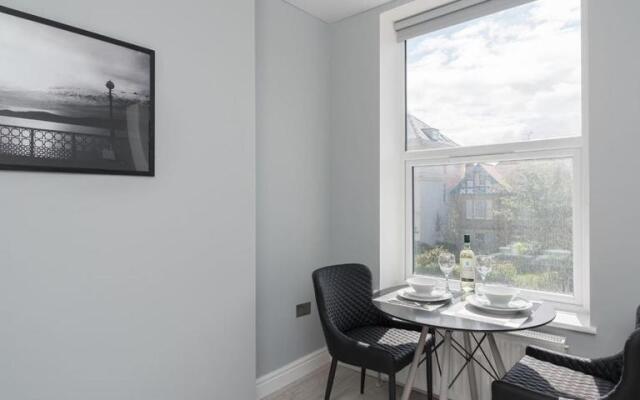 Coastal Gem Apartment by Seaside Llandudno