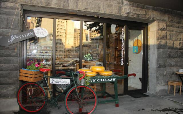 City Hotel By Picnic
