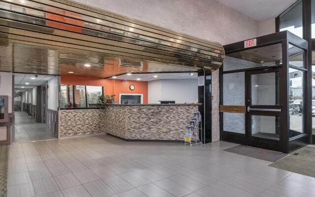 Airport Travellers Inn