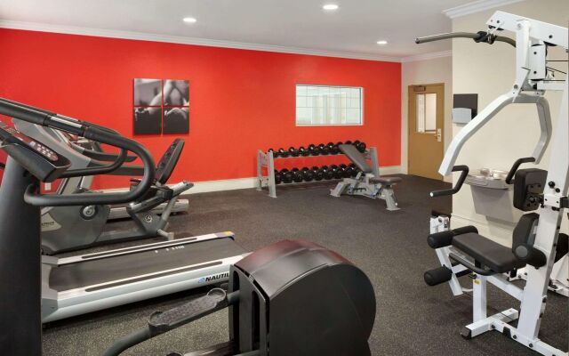 Country Inn & Suites by Radisson, Champaign North, IL