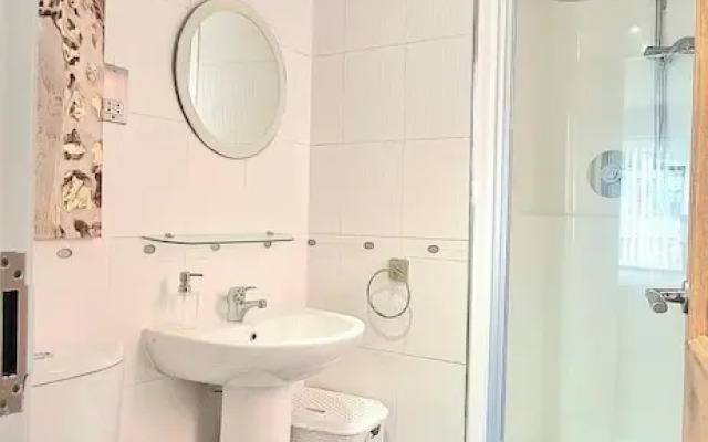 5-bedroom Family Holiday Home Sleeps 7 Garden Parking Pet Friendly North Wales