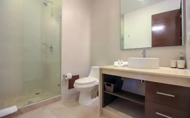 Amazing Family 2BR Ground Floor Condo with Terrace