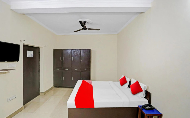 OYO 80647D Hotel Dreamland Residency