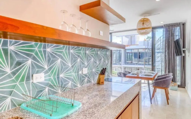 303 Amena Great Apt with Private Pool and Gym