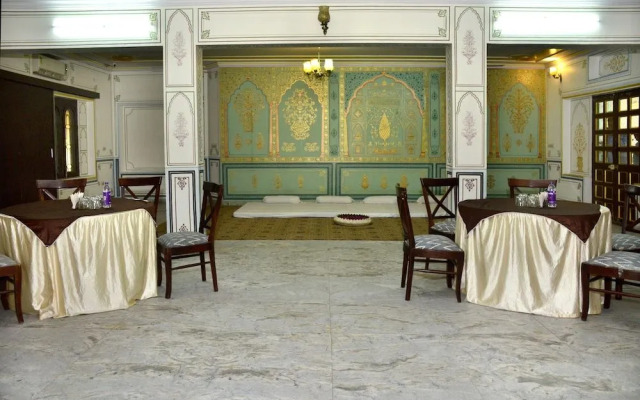 Oyo 15214 Mahal Rajwada Resort