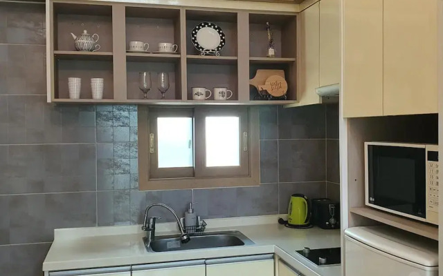 Jeju Basafan Spa Pension