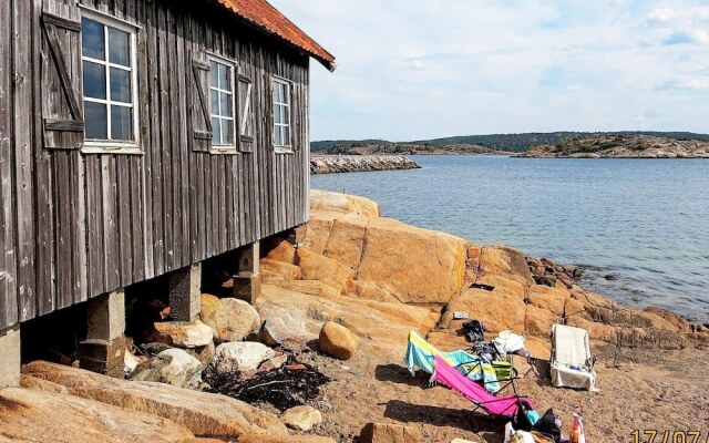 6 Person Holiday Home in Strömstad