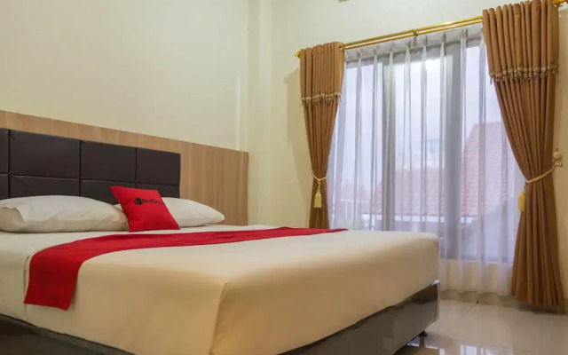 RedDoorz Plus near Trans Studio Mall 4
