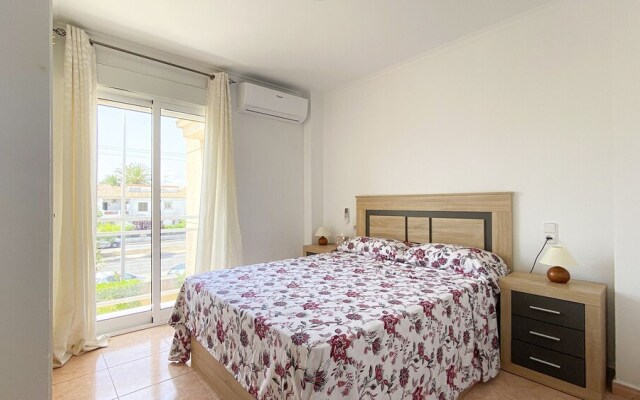 Beautiful 2-Bed Apartment in Denia near the beach