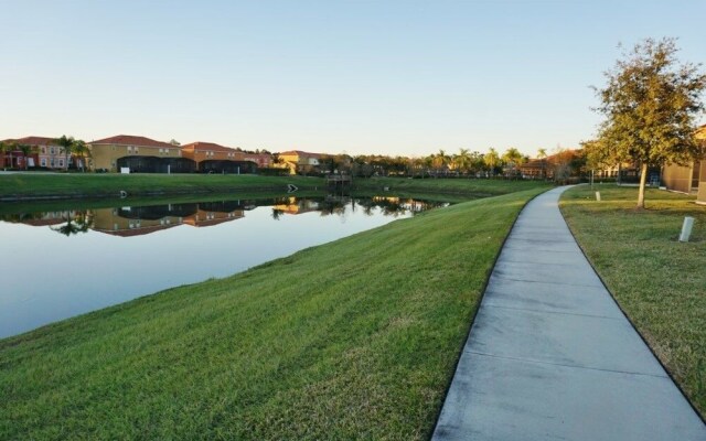 Bella Vida Resort By Cozykey