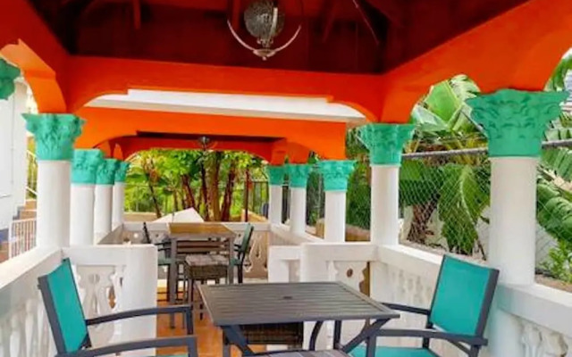 Runaway Bay Gem Villa