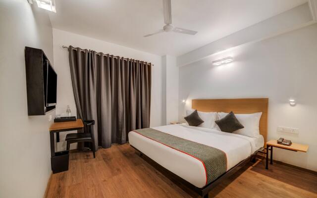 OYO Townhouse 101 Golf Course Road