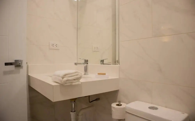 Majestic 1BR With Balcony in Miraflores