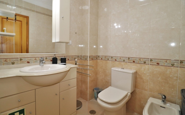 Lovely 2 -bedroom Vacation Apartment In Quarteira