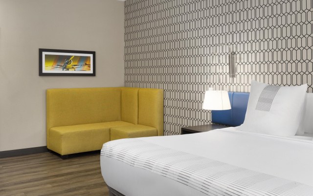 GLō Best Western Nashville Airport
