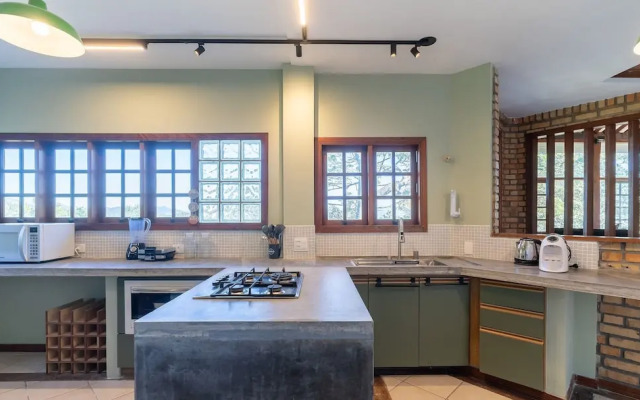 House With BBQ 550m From the Beach Gss0488