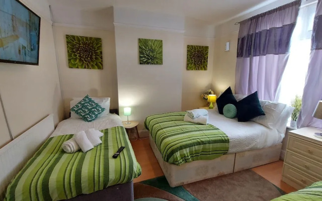 Ravensdale Villa- Ideal For Longer Stays in Kent