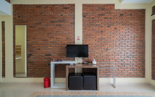 Urbanview Hotel Omah Anin Batu