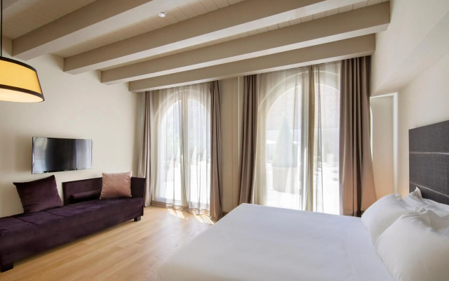 Opera 35 Boutique Hotel
