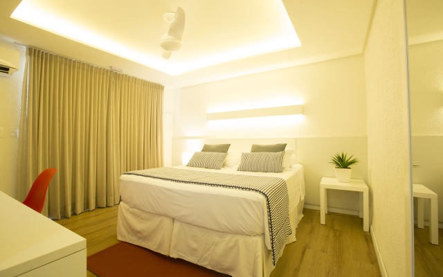 Dolphin Hotel