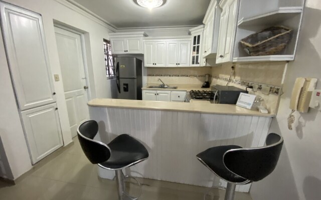 Cozy 3-bedroom Apartment in Santo Domingo!