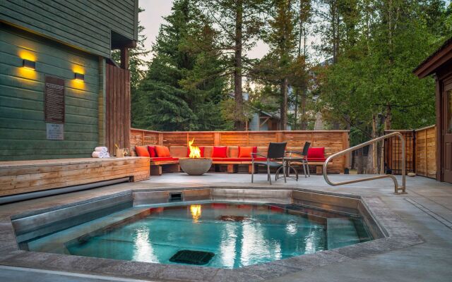 Buffalo Mountain Lodge