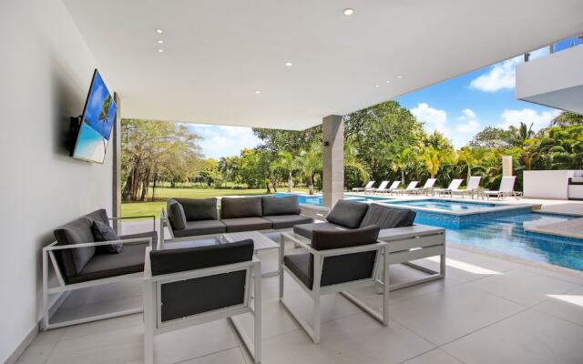 Ultra Modern Villa with Chef & Maid