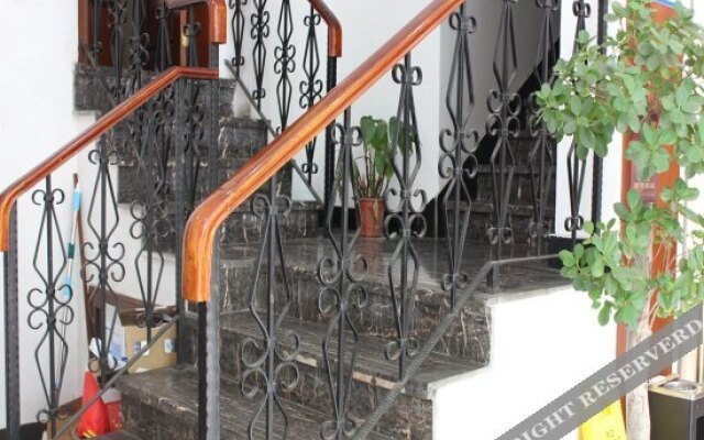 Tongxiang Phoenix Inn