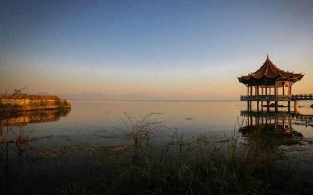 Huying Inn Fuxian Lake
