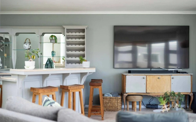 Beachfront Villa Sea Breeze, Hout Bay, Cape Town