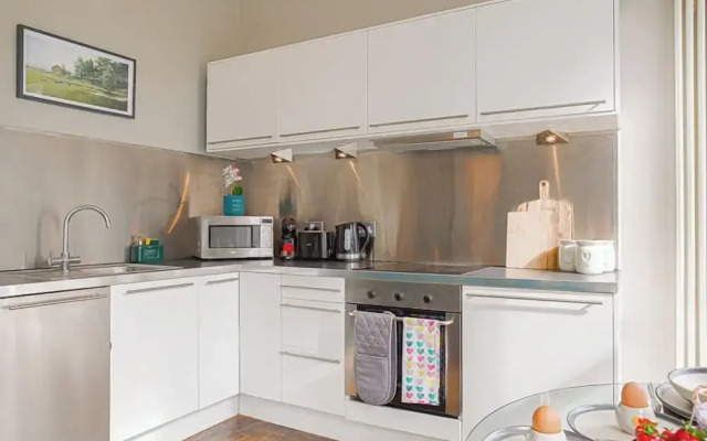 Stylish Grade II Apartment - The London