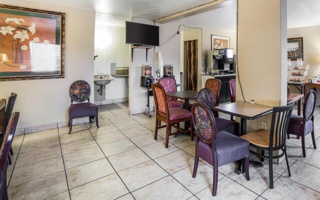 Econo Lodge Downtown