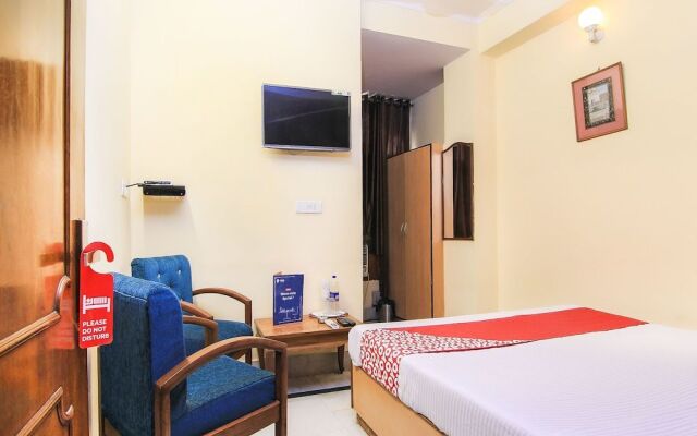 OYO 14932 Hotel Paradise