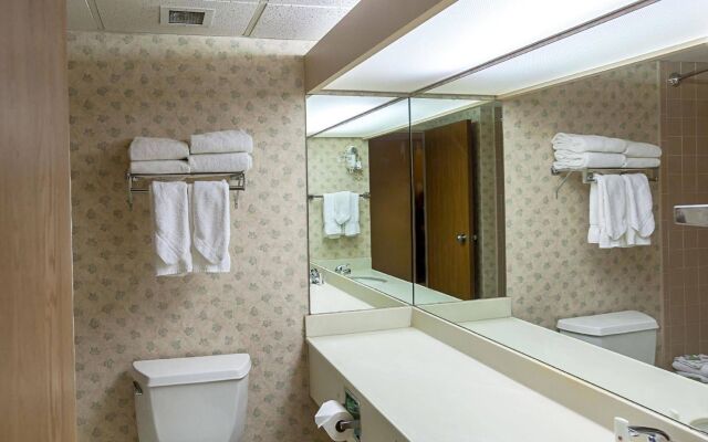 Clarion Hotel Desoto