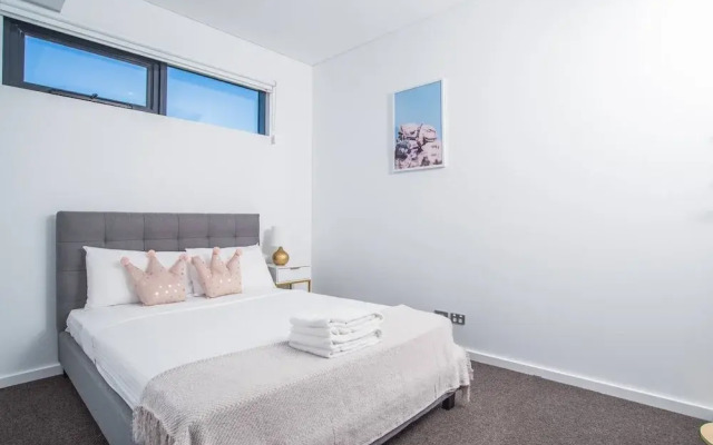 Lively 2bed1bath Mascot APT