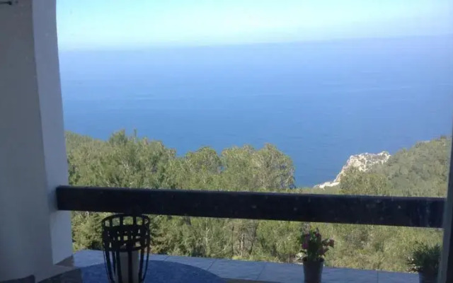 House Whit Spectacular Sea View