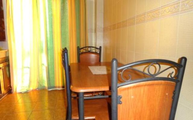 Manis Apartment Set in a Hotel Area