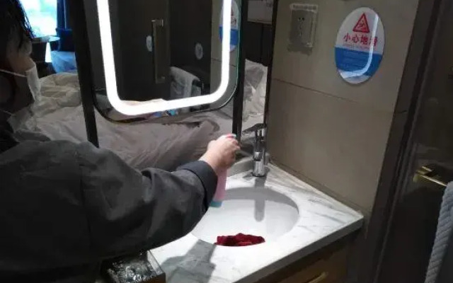 Chongqing Dihong Hotel (Three Gorges Square High-speed Railway Station)