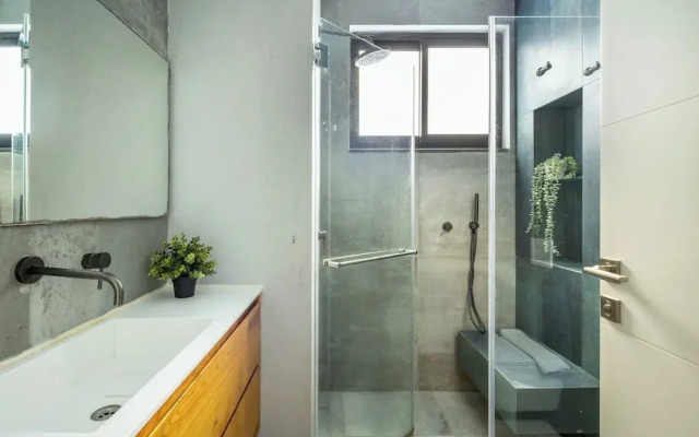 Rooftop Jacuzzi Penthouse by Sea N' Rent