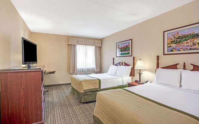 Baymont by Wyndham Louisville Airport South