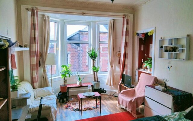 Spacious flat in Bridgeton, Glasgow
