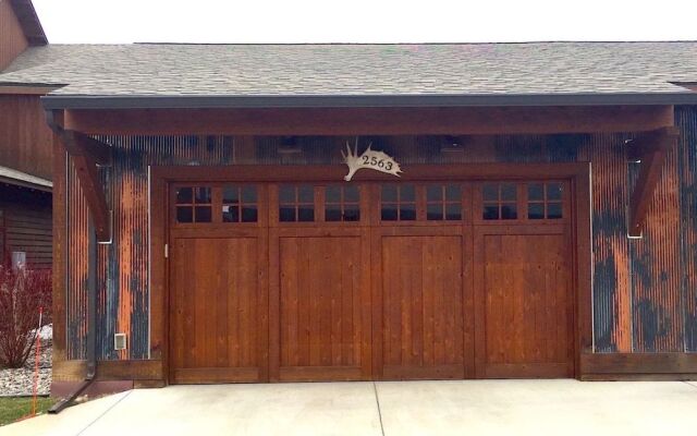 Bozeman - The Legends Chalet