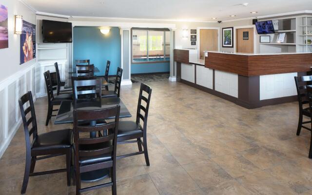 Red Lion Inn & Suites Sequim