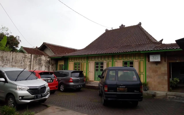 Pendopo Kayuwanan Syariah