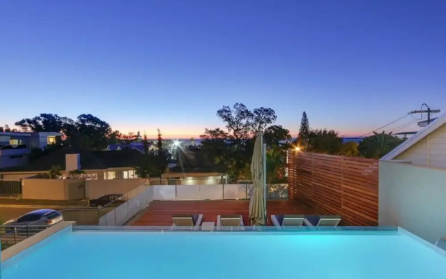 Harrier Place - Four Bedroom Villa, Sleeps 8