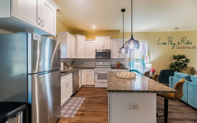 Family-friendly 3BR w/ Hot Tub & Games