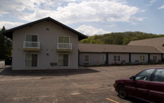 AmeriVu Inn and Suites - St. Croix Falls