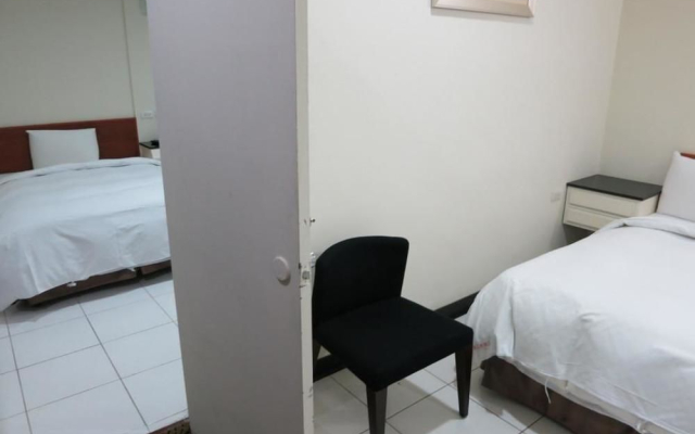 E Moon Hotel