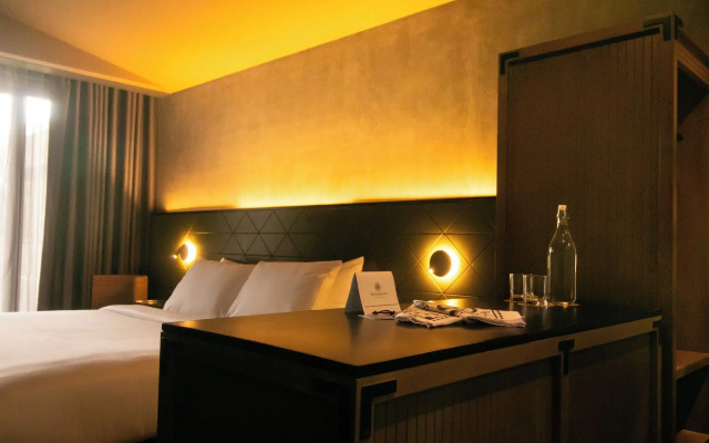 The Funny Lion El Nido